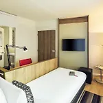 Mercure Centre Hotel 4*