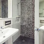 Mercure Centre Hotel 4*