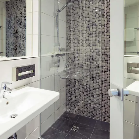 Mercure Centre Hotel 4*