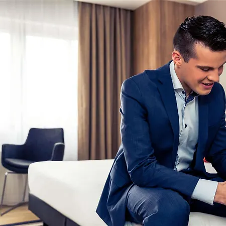 호텔 Mercure Centre 4*