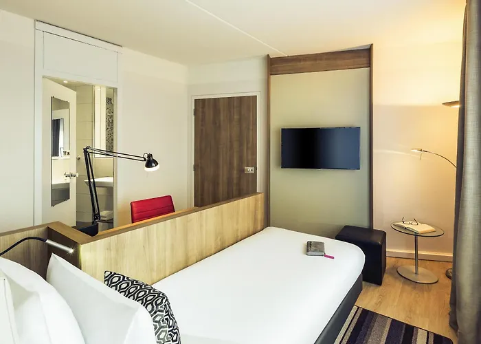 Mercure Centre Hotel 4*